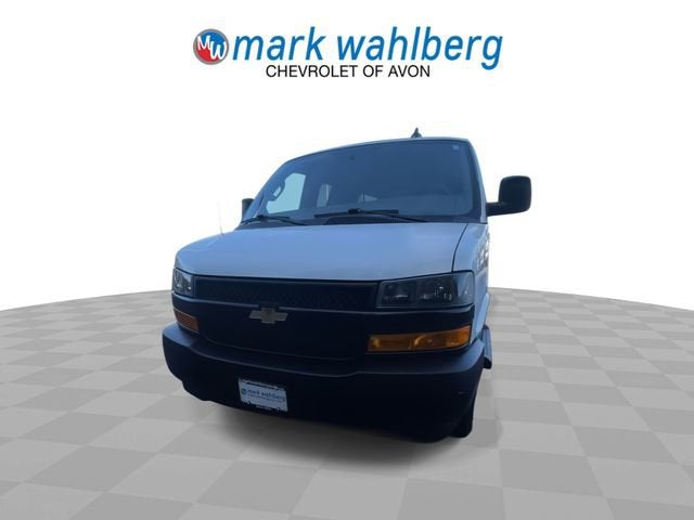 2023 Chevrolet Express Passenger 3500 1LS