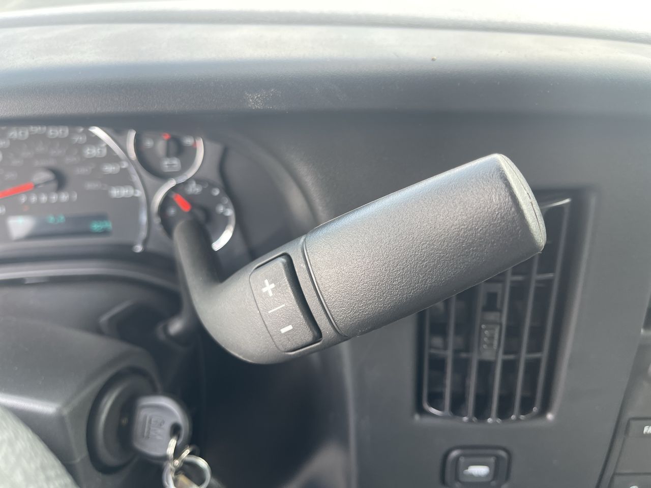 2025 Chevrolet Express Cargo 3500 WT