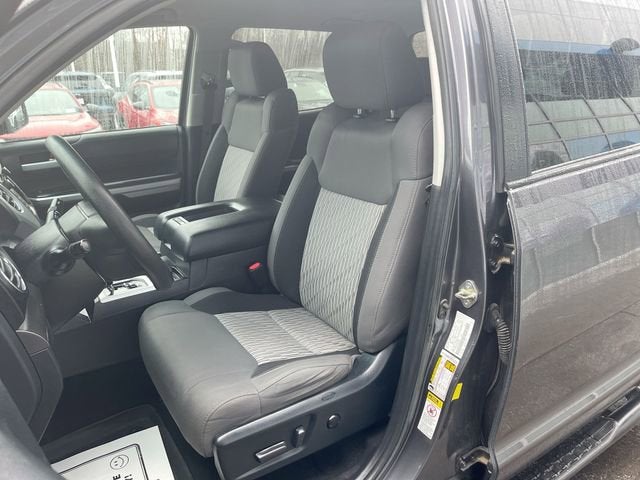 2017 Toyota Tundra SR5 5.7L V8