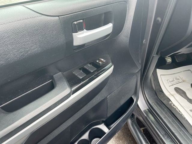 2017 Toyota Tundra SR5 5.7L V8