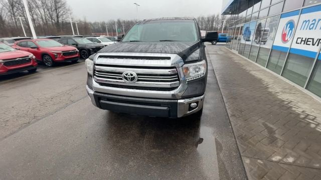 2017 Toyota Tundra SR5 5.7L V8