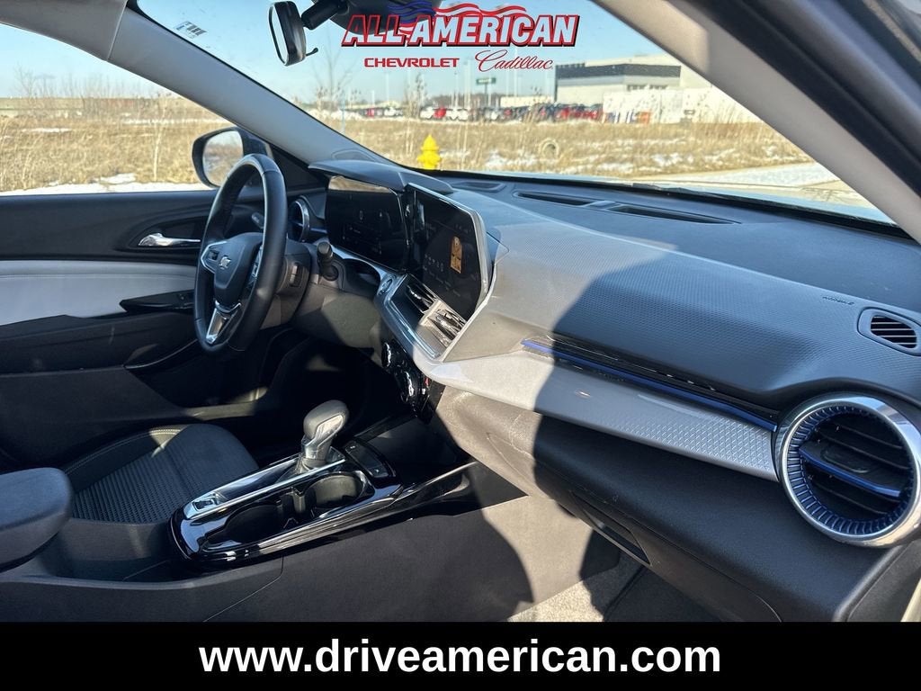 2025 Chevrolet Trax LT