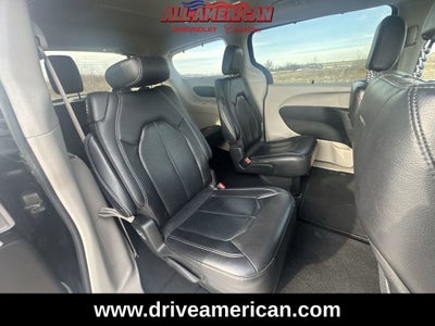 2022 Chrysler Pacifica Touring L