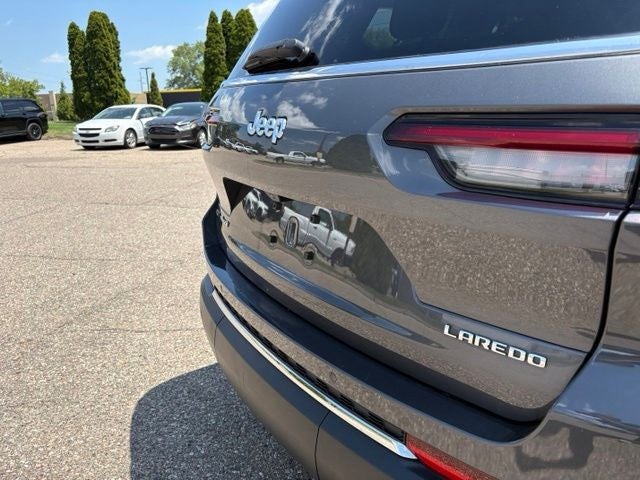 2023 Jeep Grand Cherokee L Laredo 4x4