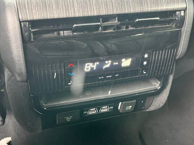 2023 Jeep Wagoneer L Series III 4x4