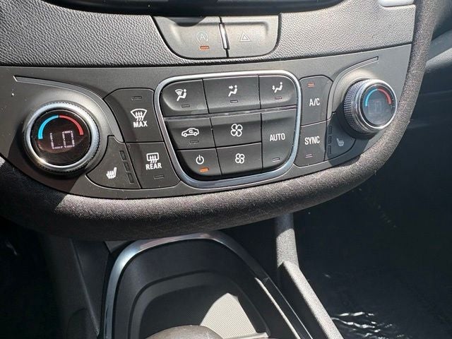 2022 Chevrolet Malibu FWD LT