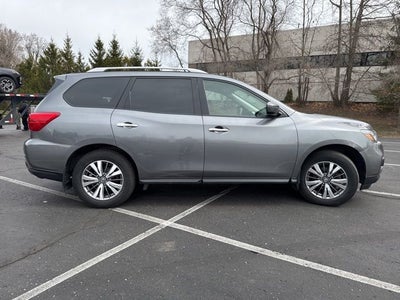 2019 Nissan Pathfinder SV