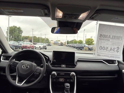 2025 Toyota RAV4 XLE