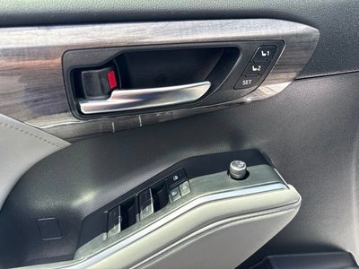 2022 Toyota Highlander Hybrid Limited