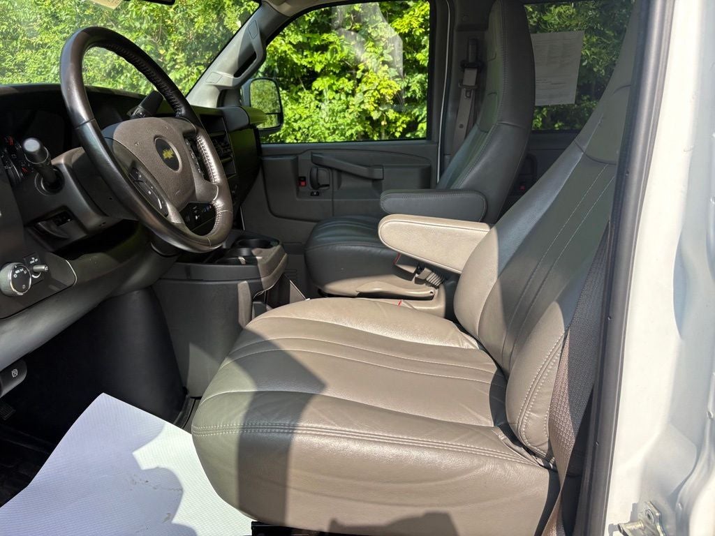 2023 Chevrolet Express 3500 LS Passenger