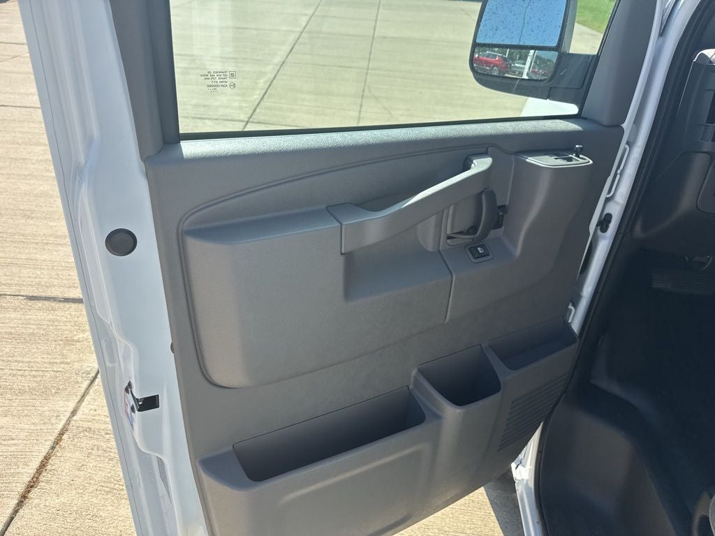 2025 Chevrolet Express 2500 Work Van Cargo