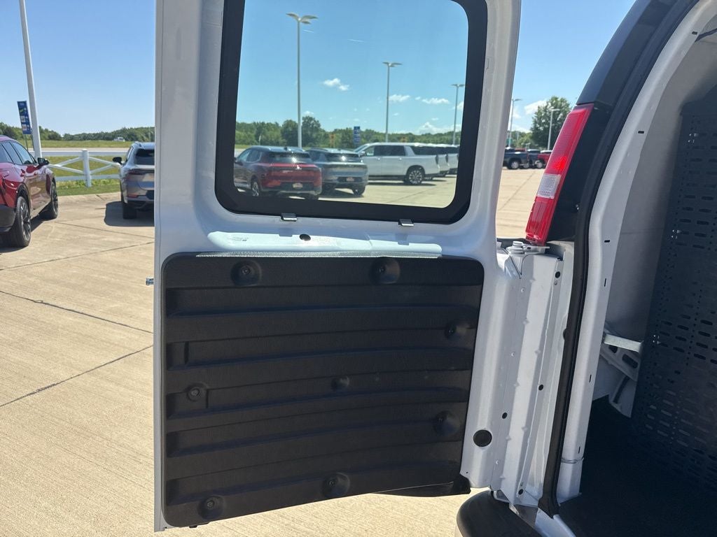 2025 Chevrolet Express 2500 Work Van Cargo