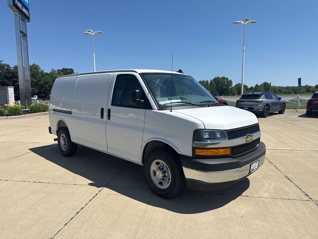 2025 Chevrolet Express 2500 Work Van Cargo
