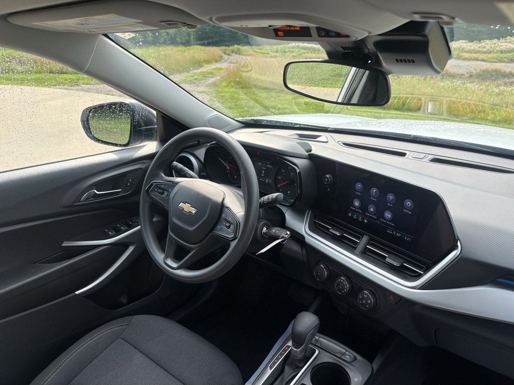 2025 Chevrolet Trax LS