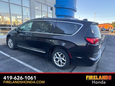 2017 Chrysler Pacifica Touring L Plus