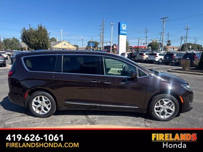 2017 Chrysler Pacifica Touring L Plus