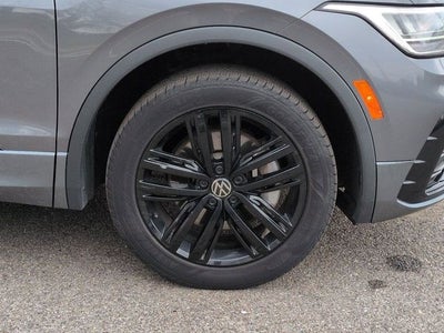 2022 Volkswagen Tiguan 2.0T SE R-Line Black