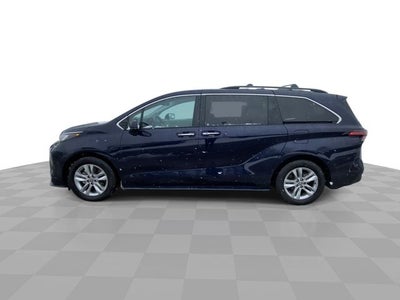 2022 Toyota Sienna XLE 7 Passenger
