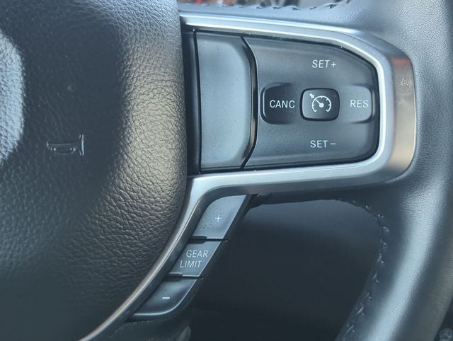 2024 RAM 1500 Big Horn Crew Cab 4x4 5'7' Box