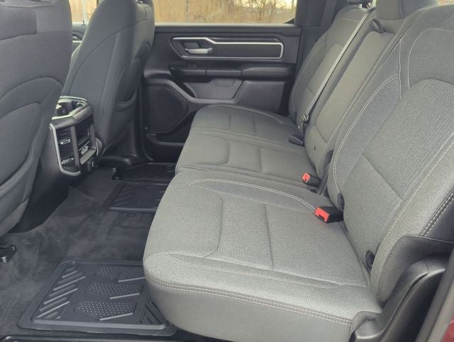 2020 RAM 1500 Big Horn Crew Cab 4x4 5'7' Box