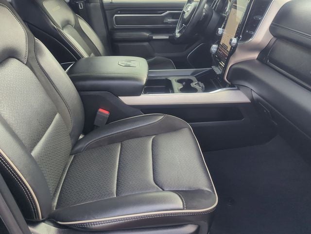 2019 RAM 1500 Laramie Crew Cab 4x4 5'7' Box