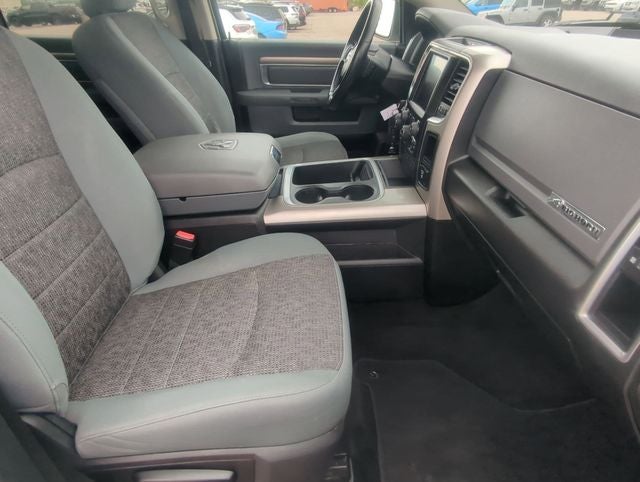 2017 RAM 1500 Big Horn Crew Cab 4x4 5'7' Box