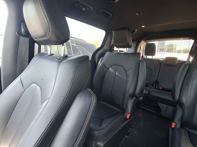 2025 Chrysler Pacifica Hybrid Select
