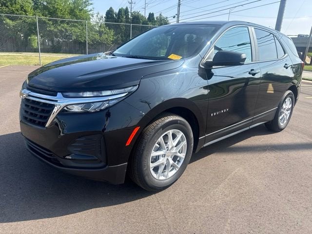2024 Chevrolet Equinox LS's photo