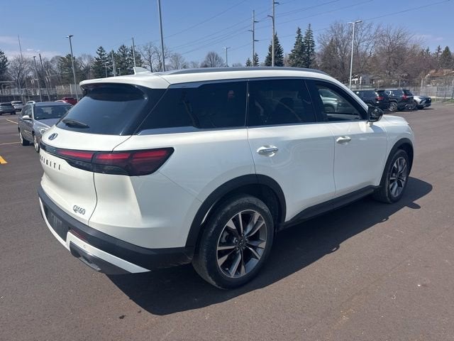 2022 INFINITI QX60 LUXE