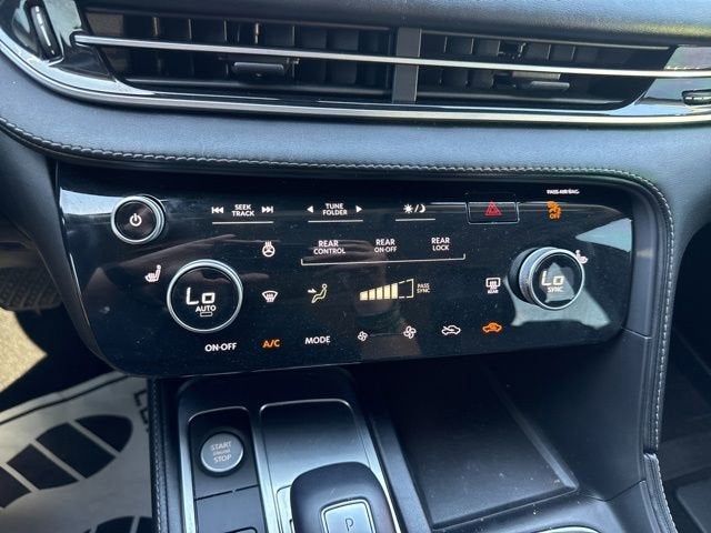 2024 INFINITI QX60 LUXE