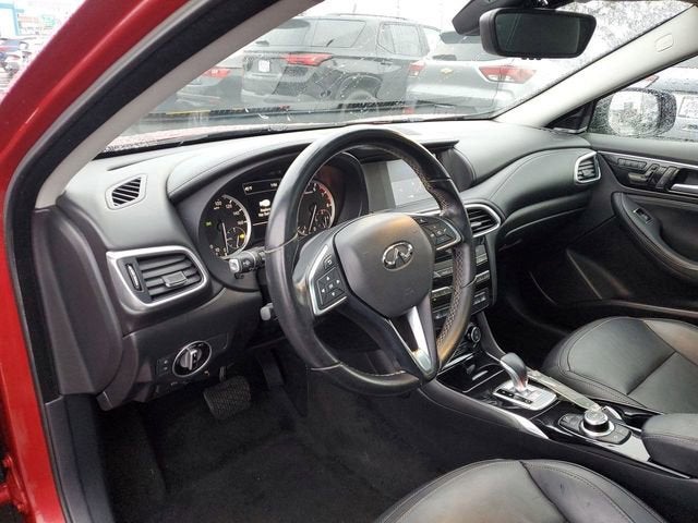 2017 INFINITI QX30 Premium