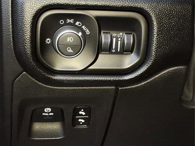 2019 RAM 1500 Rebel Crew Cab 4x4 5'7" Box