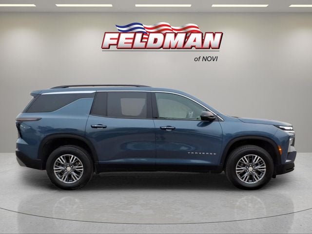 2024 Chevrolet Traverse LT