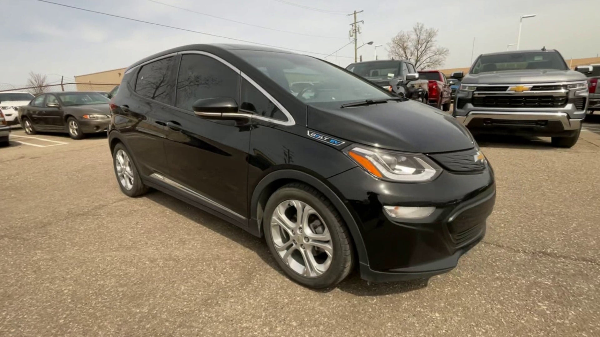 Used 2021 Chevrolet Bolt EV LT with VIN 1G1FY6S03M4112771 for sale in Livonia, MI