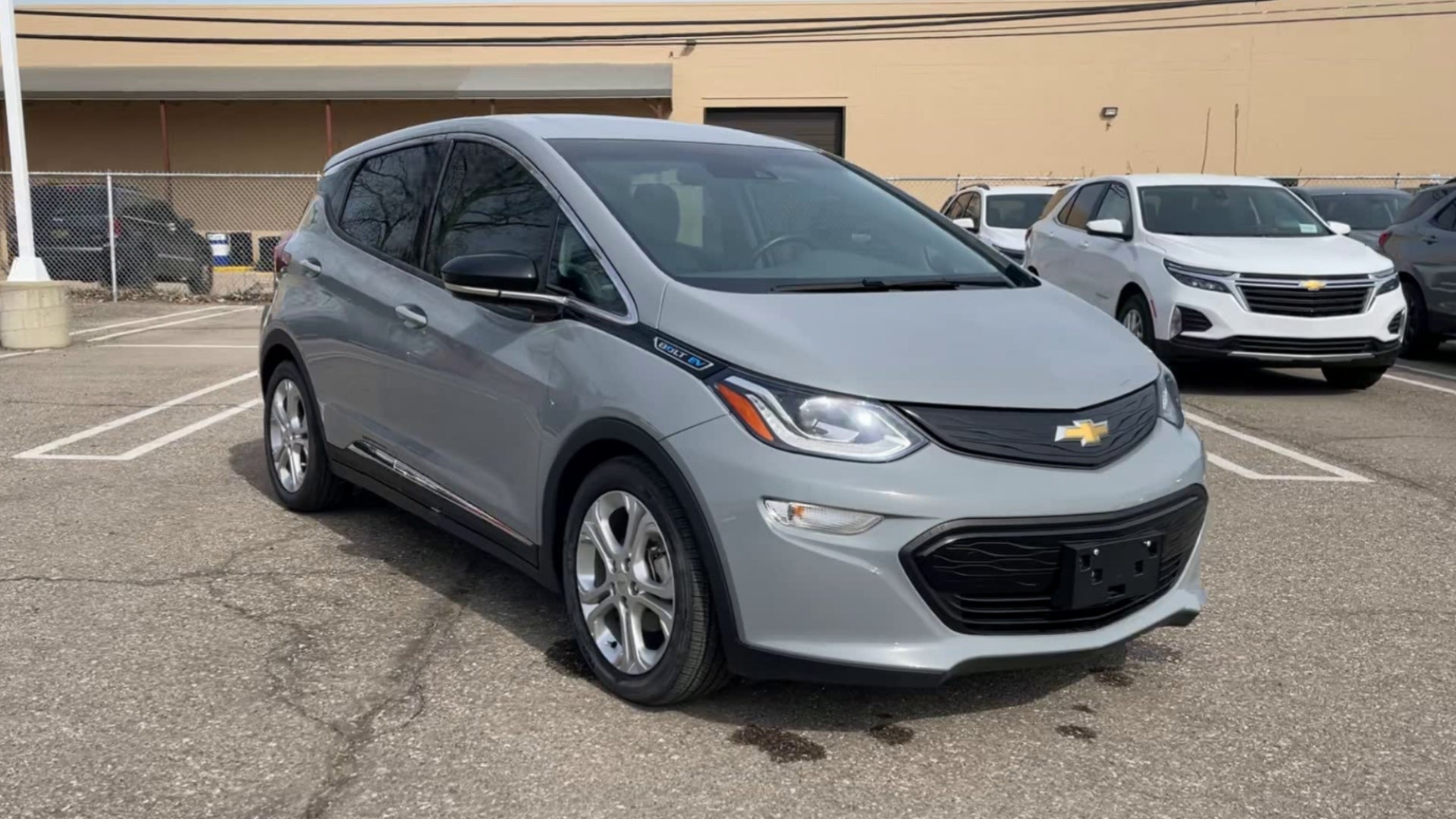 Used 2021 Chevrolet Bolt EV LT with VIN 1G1FY6S07M4105225 for sale in Livonia, MI