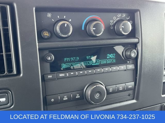2025 Chevrolet Express Passenger 1LT