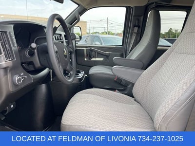 2025 Chevrolet Express Passenger 1LT