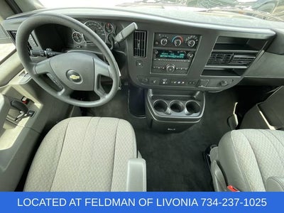 2025 Chevrolet Express Passenger 1LT