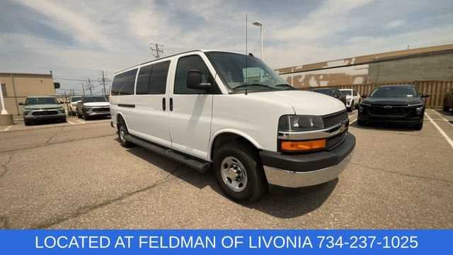2025 Chevrolet Express Passenger 1LT