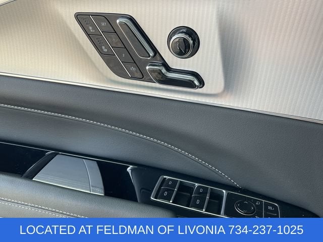 2024 Cadillac LYRIQ Tech - Photo 23