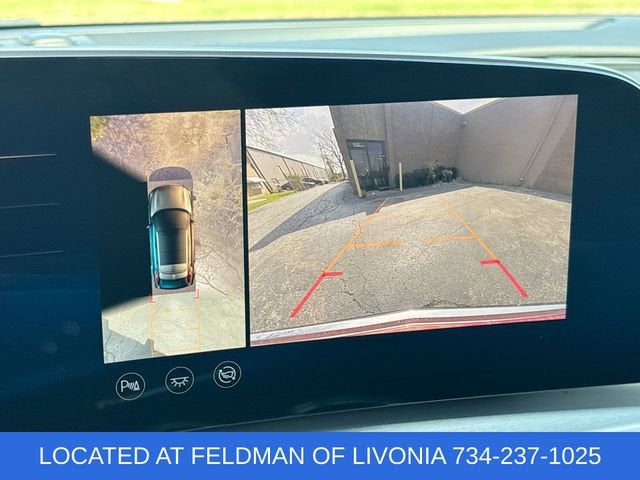 2024 Cadillac LYRIQ Luxury 2