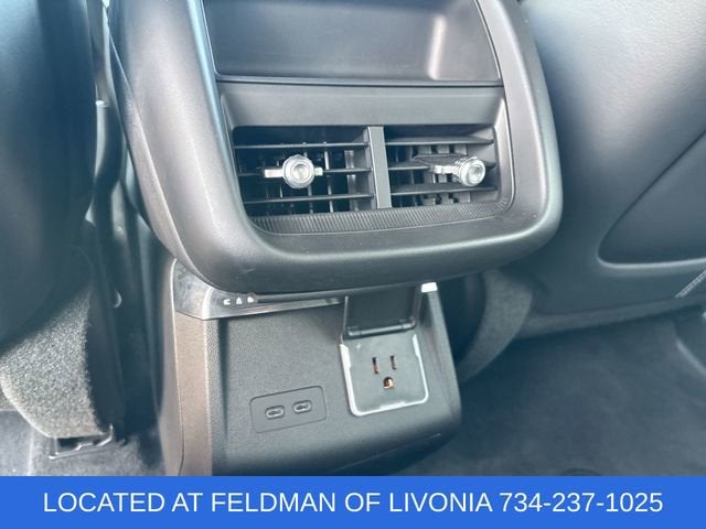 2024 Cadillac LYRIQ Luxury 2