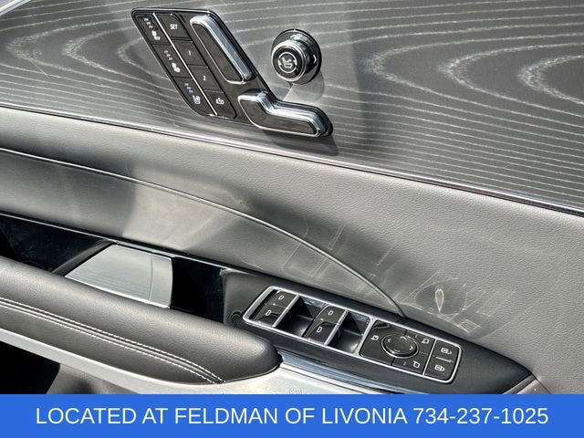 2024 Cadillac LYRIQ Luxury 2