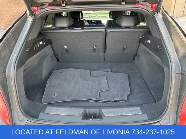 2024 Cadillac LYRIQ Luxury 2