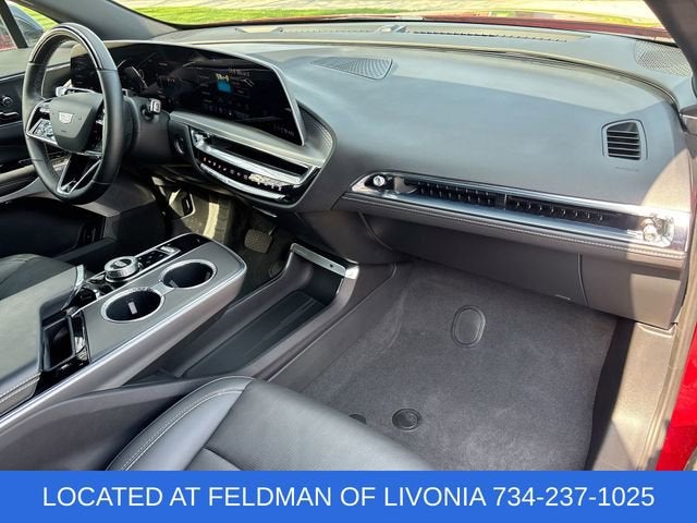 2024 Cadillac LYRIQ Luxury 2