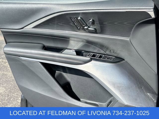 2024 Cadillac LYRIQ Luxury 2