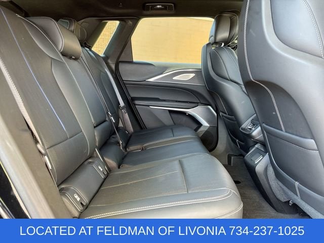 2024 Cadillac LYRIQ Luxury 2