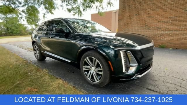 Used 2024 Cadillac LYRIQ Luxury 2 with VIN 1GYKPRRLXRZ126813 for sale in Livonia, MI