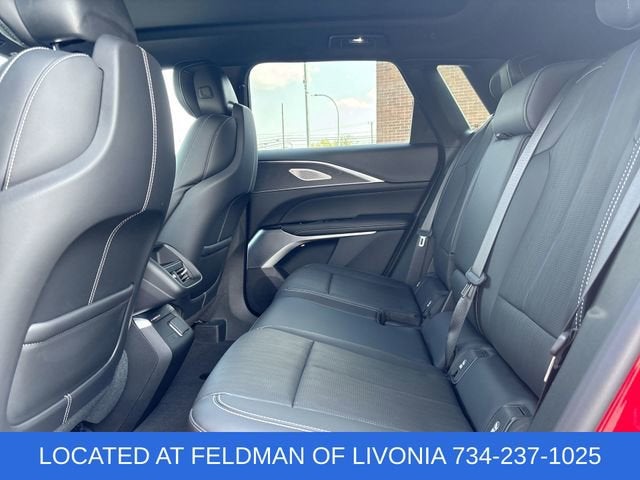 2024 Cadillac LYRIQ Sport 2