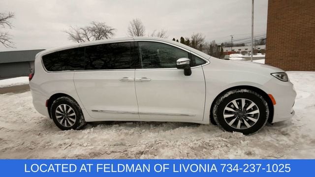 2023 Chrysler Pacifica Hybrid Limited